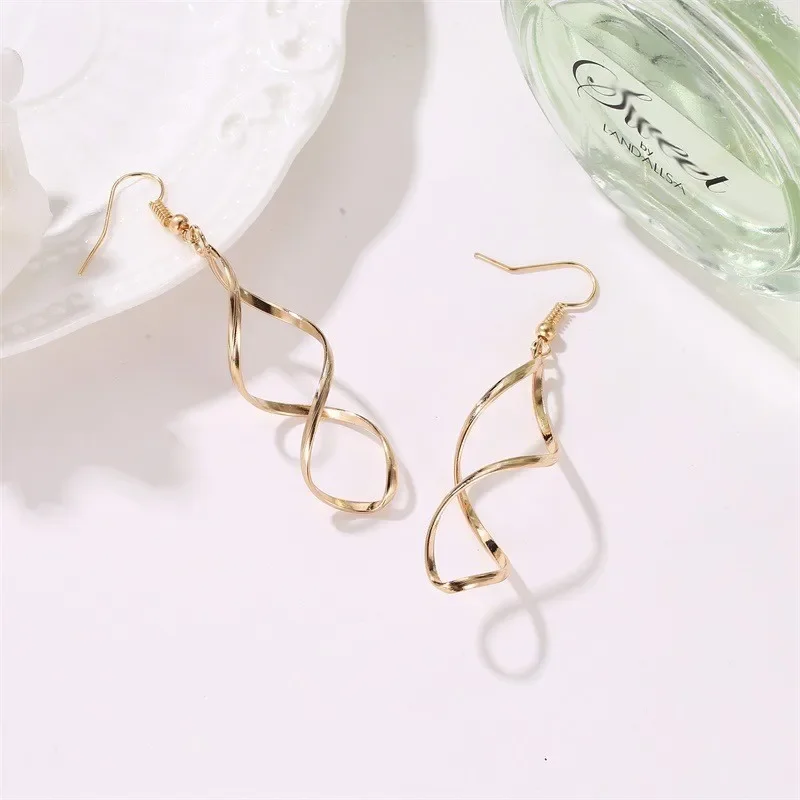 European and American Creative Trend Spiral Curved 8-Shaped Pendant Earrings for Women Wave Wholesale Girl Gift Brincos