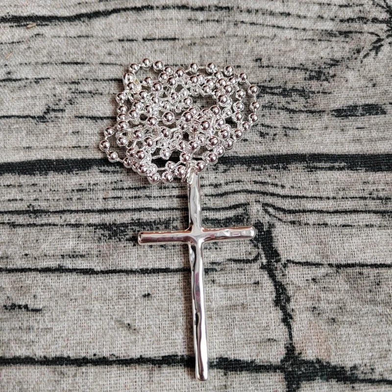 

2026 new best-selling niche design retro style cross necklace for daily casual wear