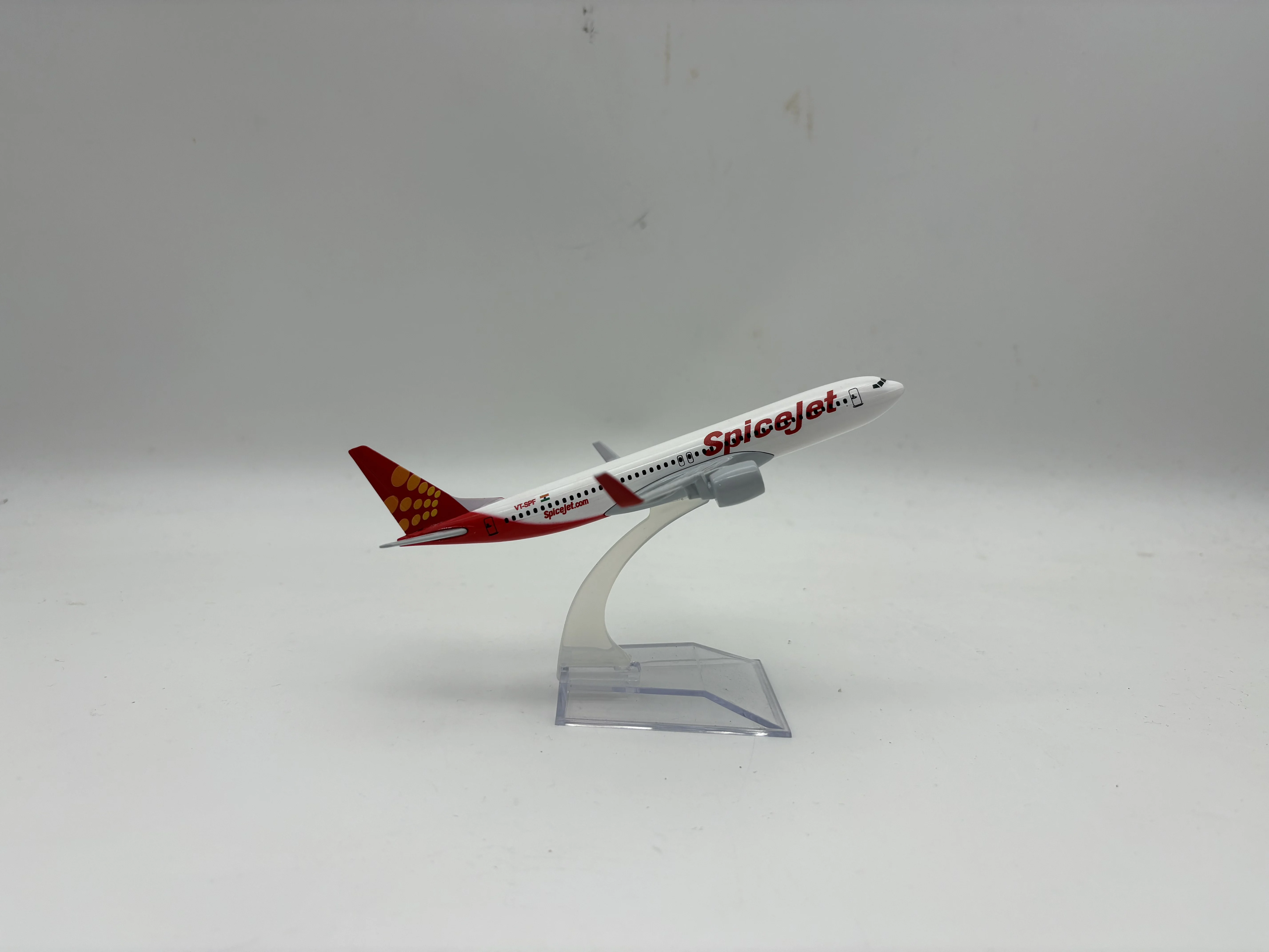 16cm Alloy Aircraft Model B737 SpiceJet Airways Aviation Plane Model Adults Fun Collectible Miniatures Airplane Gift Display view 2