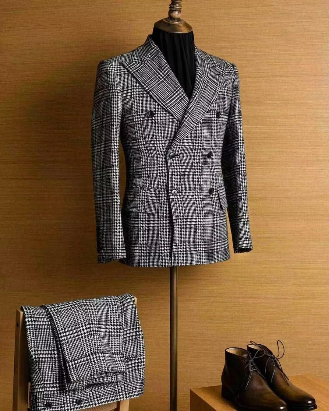 

2 Piece Houndstooth Men Suits Slim Fashion Peak Lapel Double Breasted Outfits Bussiness Casual Wedding Tuxedos(Blazer+Pants)