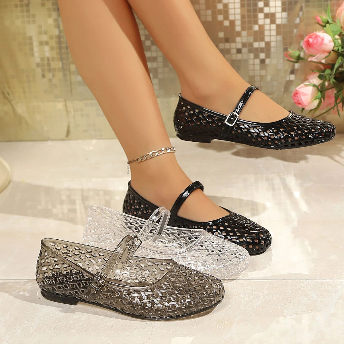 Transparent crystal women's shoes 2026 summer new jelly hollow soft sole fashionable versatile outer wear cool slippers women