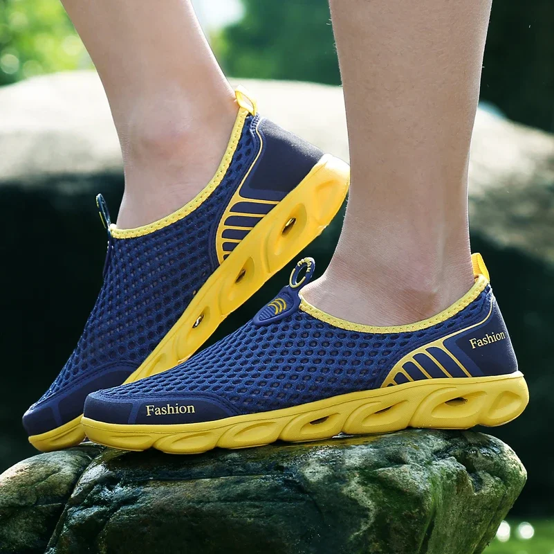 

Men Aqua Shoes Outdoor Breathable Beach Sandals for Women Lightweight Quick-drying Wading Shoes Sport Water Camping Sneakers