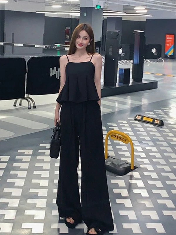 ชุดเสื้อสายเดี่ยวเรียบง่ายและกางเกงขายาวทรงกว้างสำหรับผู้หญิง สไตล์ลำลอง ผ้าพลิ้ว ช่วงเอวเข้ารูป แฟชั่นฤดูร้อน 2025