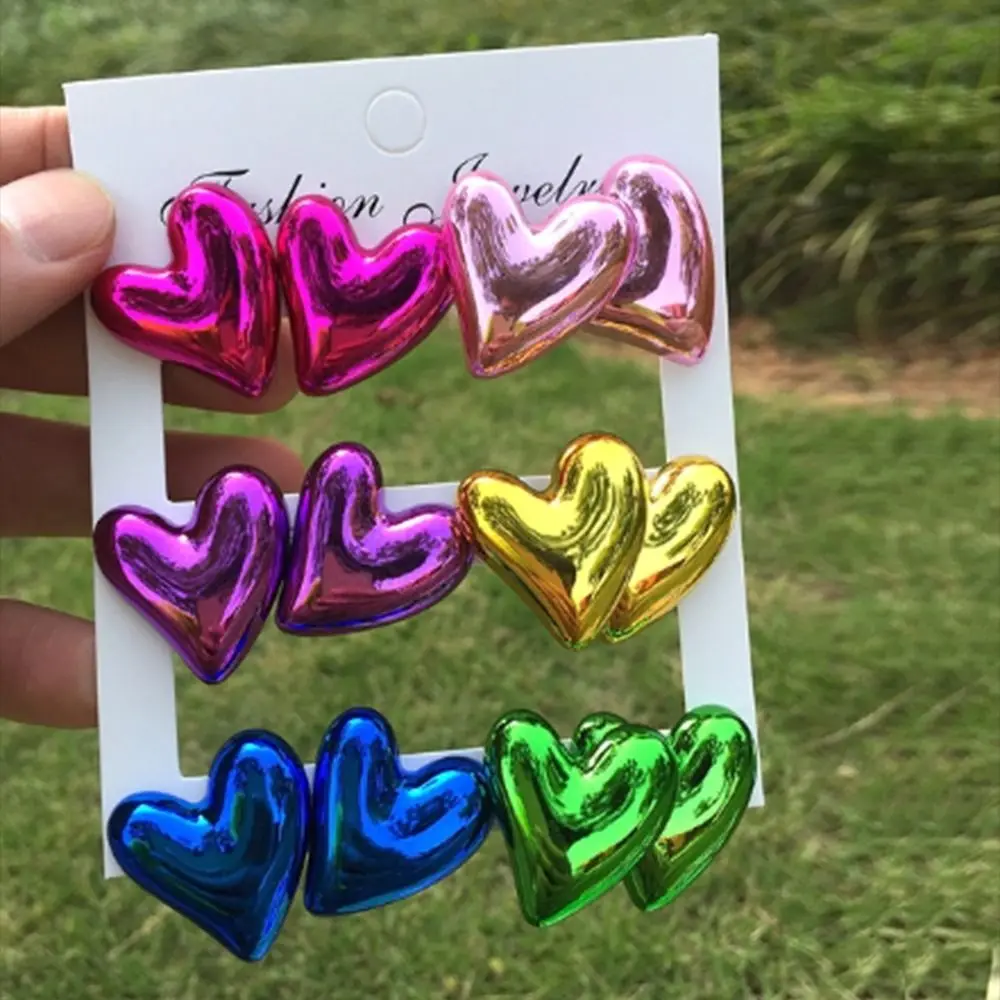 คลิปหนีบหูสีโลหะอะคริลิครูปหัวใจต่างหูเม็ดกลมแนววินเทจต่างหูรูปหยดน้ำผู้หญิงที่สง่างาม