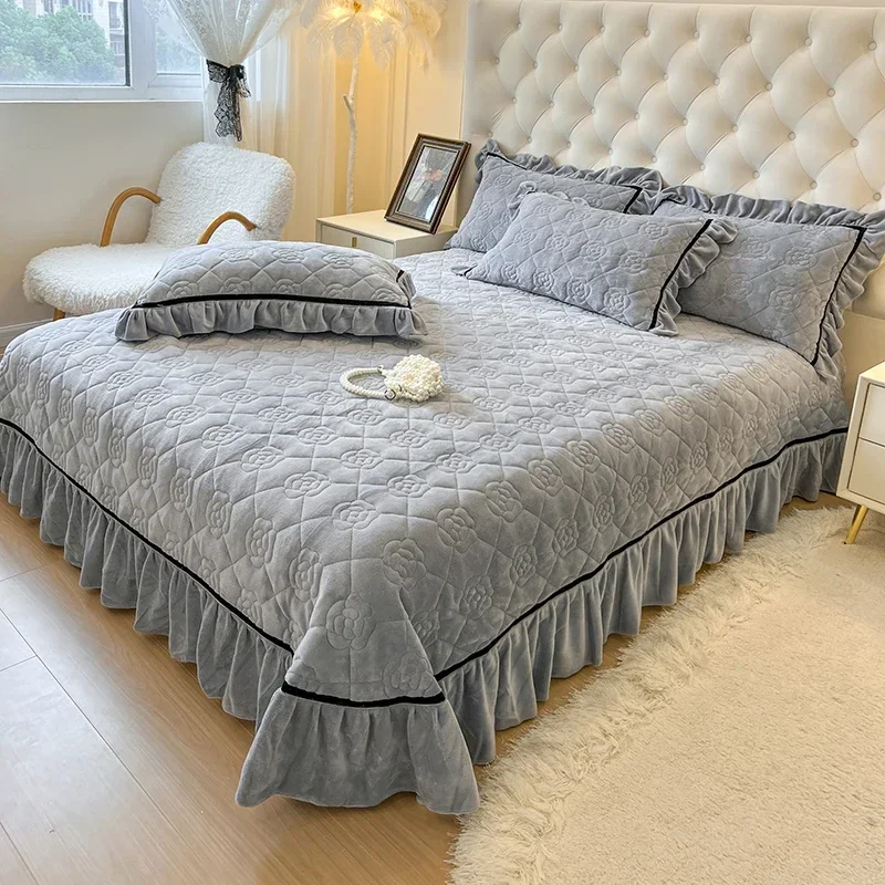 

Luxury Bedspread on the bed plaid velvet cover ruffle Mattress topper Stitch Bedspreads Double sheets blanket