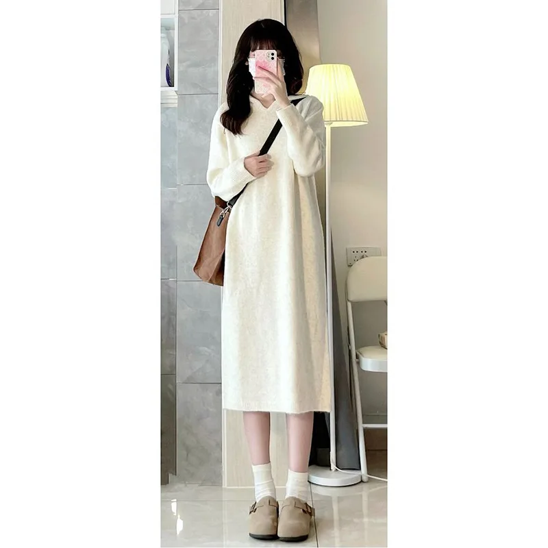 

Underlay Long Sleeved Hooded Knit Hoodie Dress for Women in Autumn and Winter Paired with A Coat and A Woolen Dress Underneath