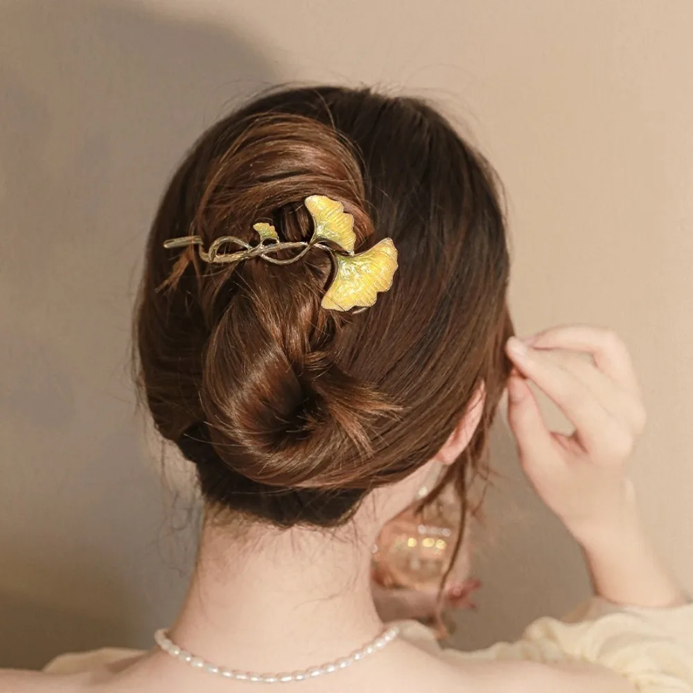 1개 패션 섬세한 은행나무 잎 헤어핀 에나멜 금속 가지 디자인 보헤미안 스타일 자연스러운 우아한 헤어 액세서리