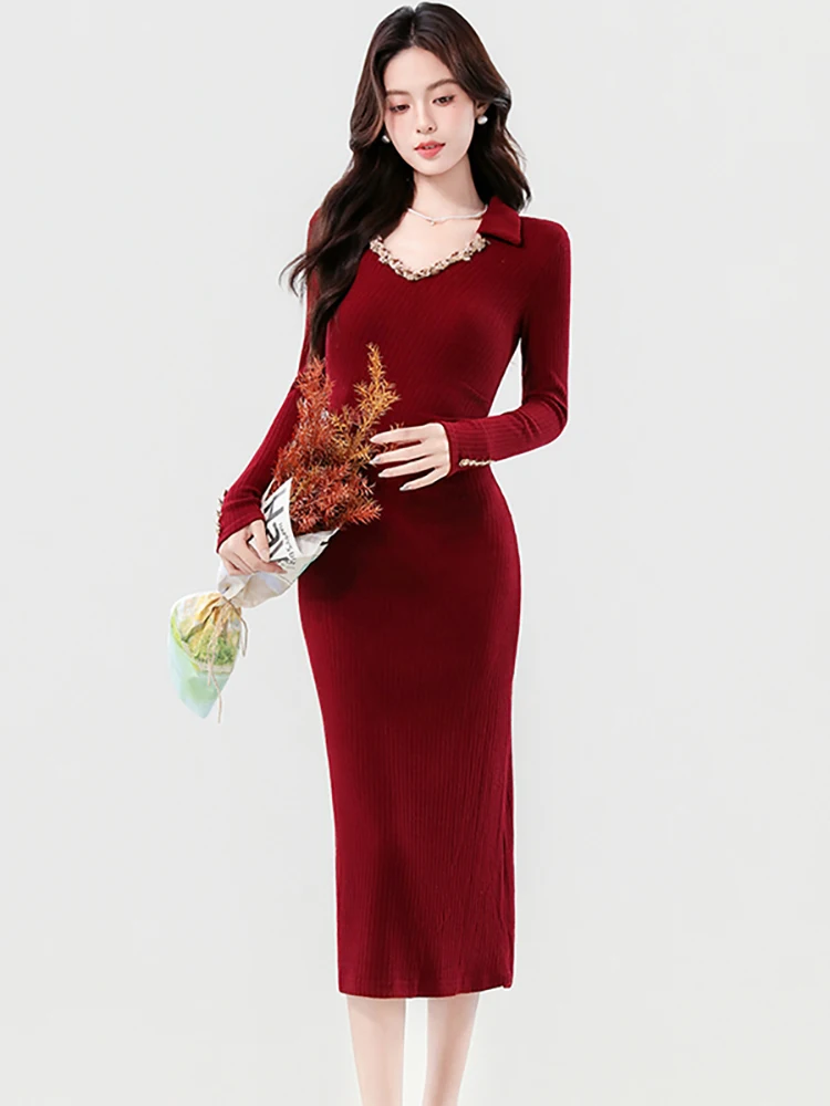 

Осень-зима красное вязаное платье миди с длинным рукавом и v-образным вырезом женское элегантное облегающее офисное женское платье 2025 корейское роскошное вечернее платье