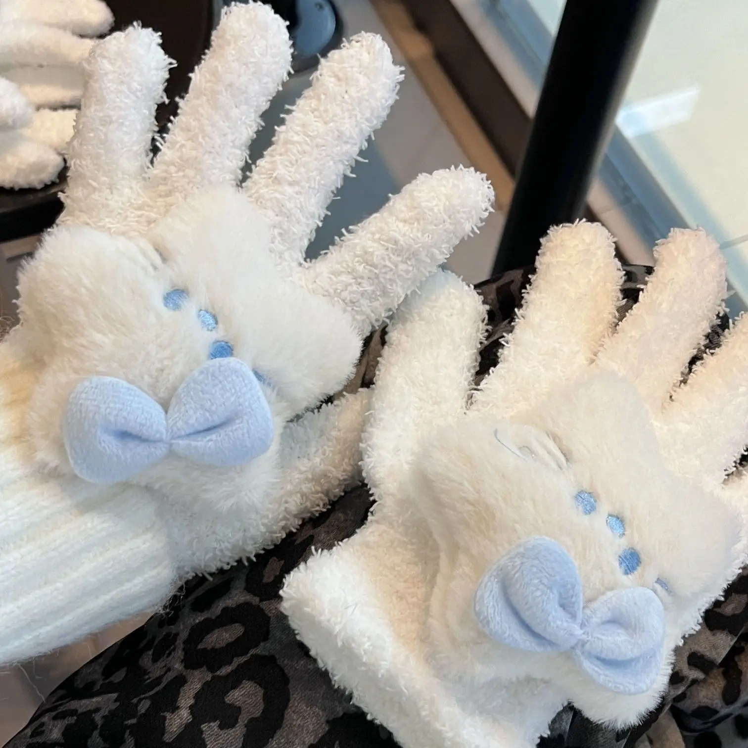 

Sanrio Cute Hello Kitty Gloves Anime Cartoon Cute Women's Winter Plush Warm Cold Proof Student Cycling Gloves Girls Gifts Toys