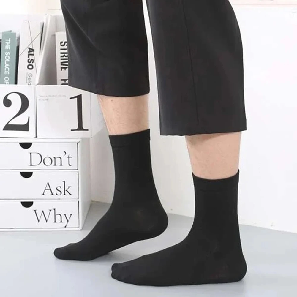 5-Paar Herren-Socken mit Rundhalsausschnitt, modisch, vielseitig, Schwarz, Weiß, Grau, mittlere Röhre, Streetwear, bequeme, atmungsaktive Freizeitsocken