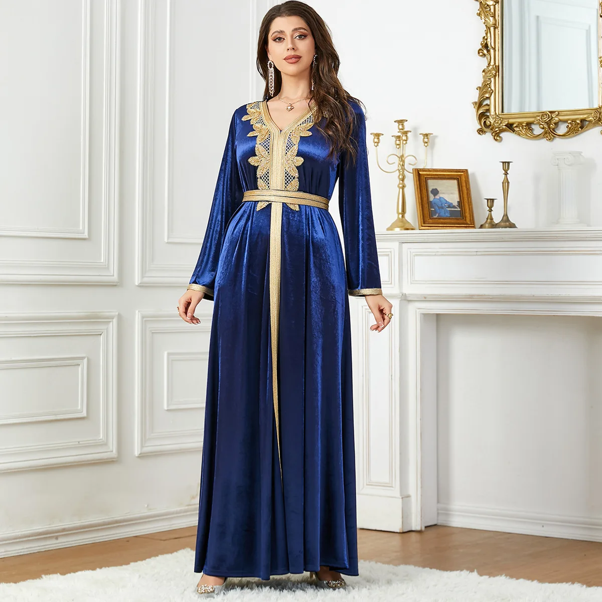 Fashion Autumn Winter Muslim Dress Arabian Bright Velvet Robe Saudi Dubai Abayas Evening Dress for Women Temperament Party Dress