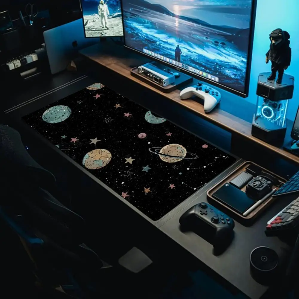 

Cosmic GraffitiLarge anti-dirt and anti-slip mouse pad