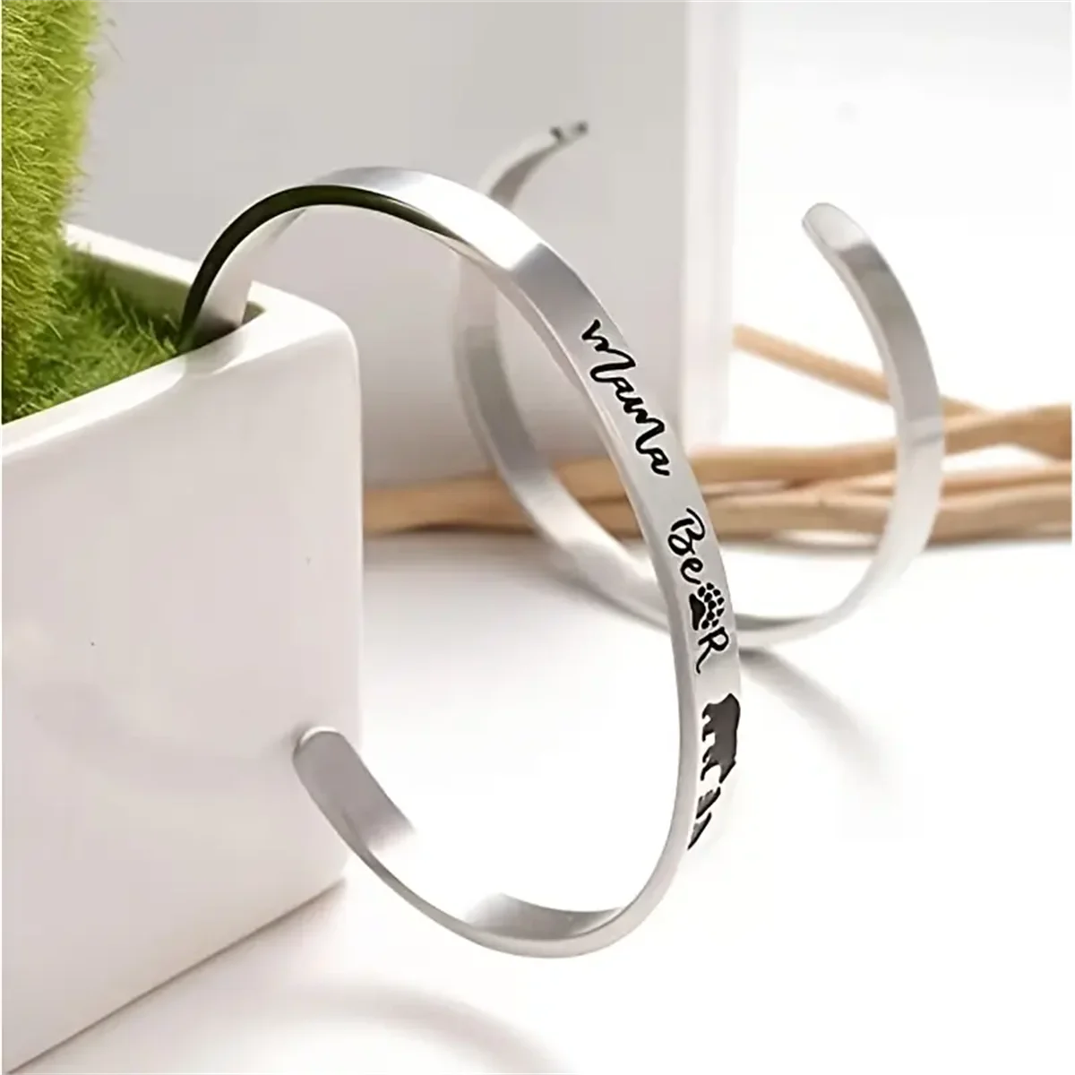 Inspirational Sweet Family Mama Bear Bracelet Stainless Steel Cuff Bangle Gift for Mother Wife Grandmother