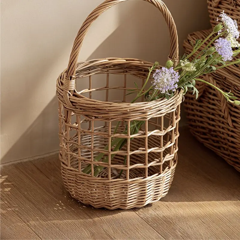 

Willow woven hand-held fruit storage Ginger garlic rattan retro spring tour flower hanging basket Kitchen basket wall shelf