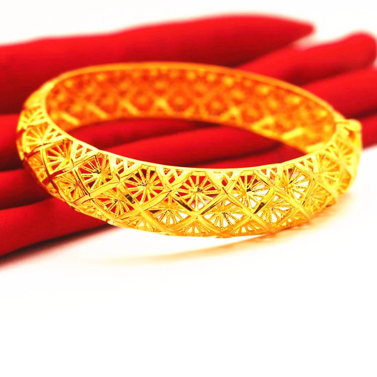 Fashion New Brass Gold Plated Bracelet Vietnam Sand Gold Hollow Buckle Flower Bracelet Women Wedding Jewelry Gift