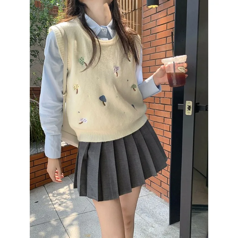 

Свитер с вышивкой в студенческом стиле для женщин, осень 2024, милая верхняя одежда, свободный вязаный жилет без рукавов