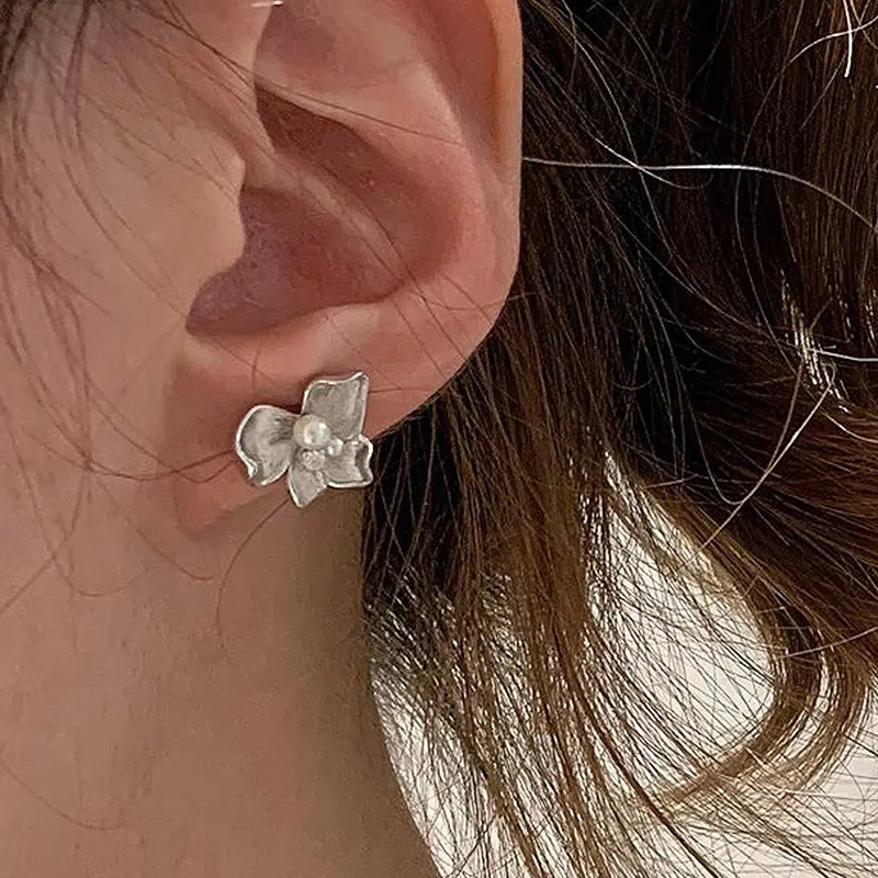 Inspiration design frosted diamonds inlaid pearl butterfly flower earings stud exquisite earrings for women party jewelry gifts