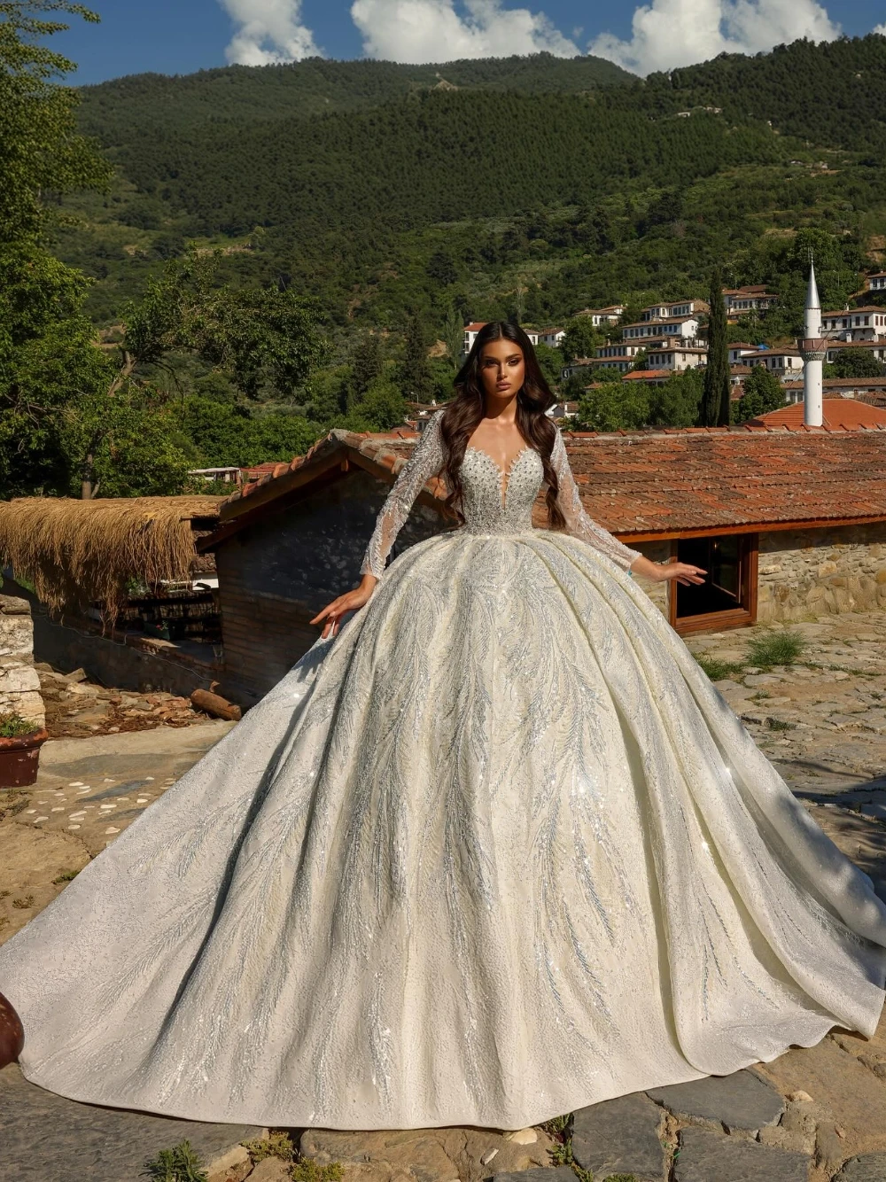 Shimmering Noble Ball Gown For Women Sexy Plunge Neckline Exquisite Wedding Dress Customized Delicate Long Train Bride Wear