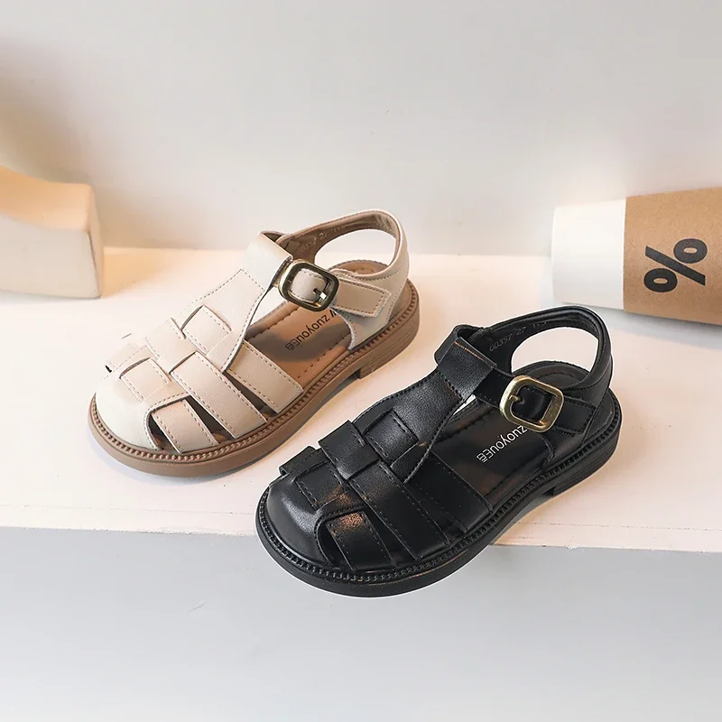 Sandalias transpirables de cuero para niños y niñas, zapatos de playa antideslizantes con agujeros, a la moda, novedad de verano, 2024