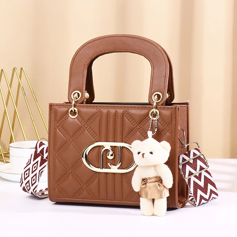 

Genuine Leather Handbag for Quality-Conscious Women Premium Retro Design Underarm Bag with Elegant Stitching Details