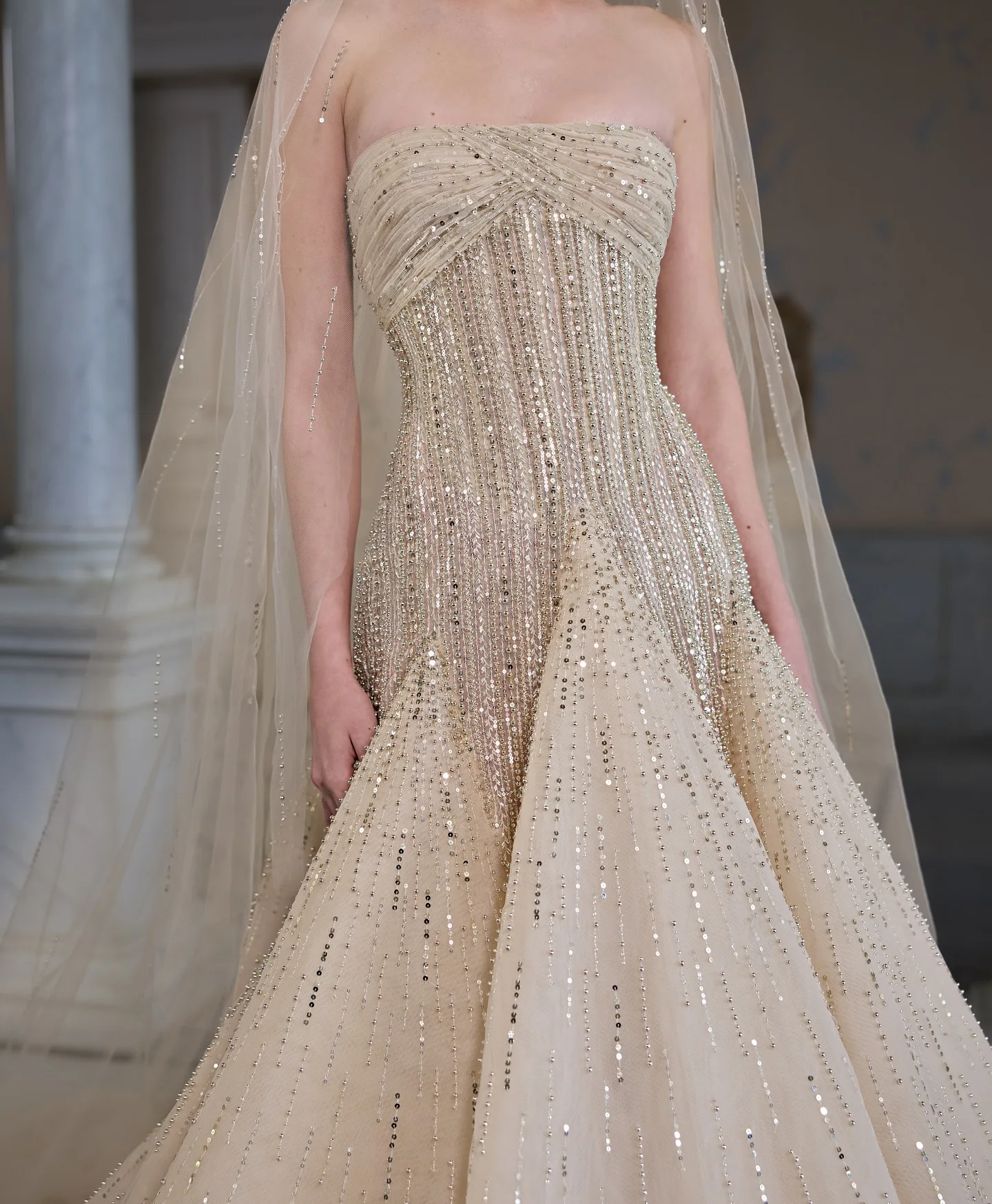 ชุดราตรีแบบมีเชือกผูกไหล่ทรงนางเงือกแบบสั่งตัดได้ แฟชั่นชุดราตรีหรูหราสำหรับคนดัง ชุดออกงานที่ออกแบบตามสั่งทันสมัย