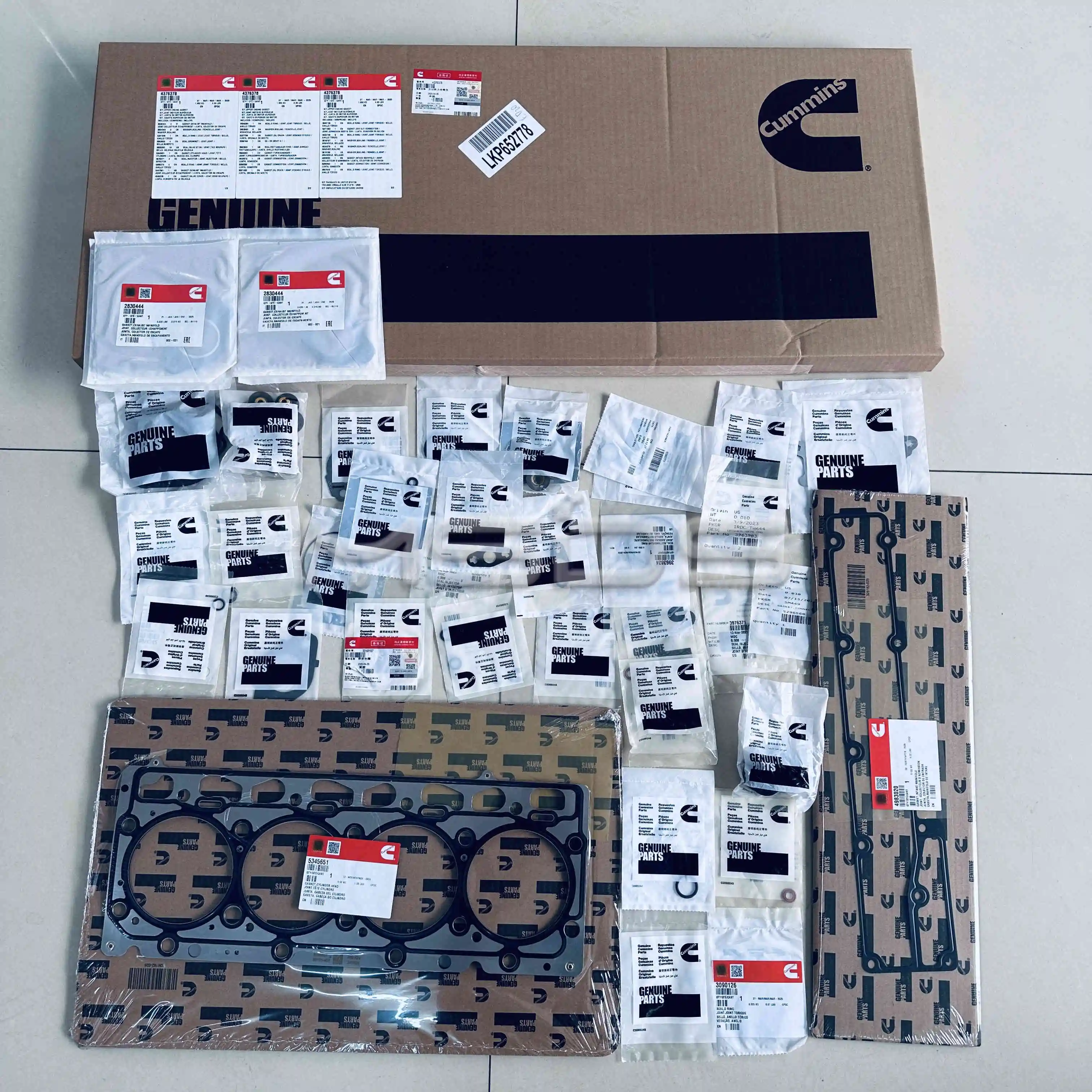 

QSF4.5 Cummins Engine Parts Upper Engine Gasket Kit 4376378