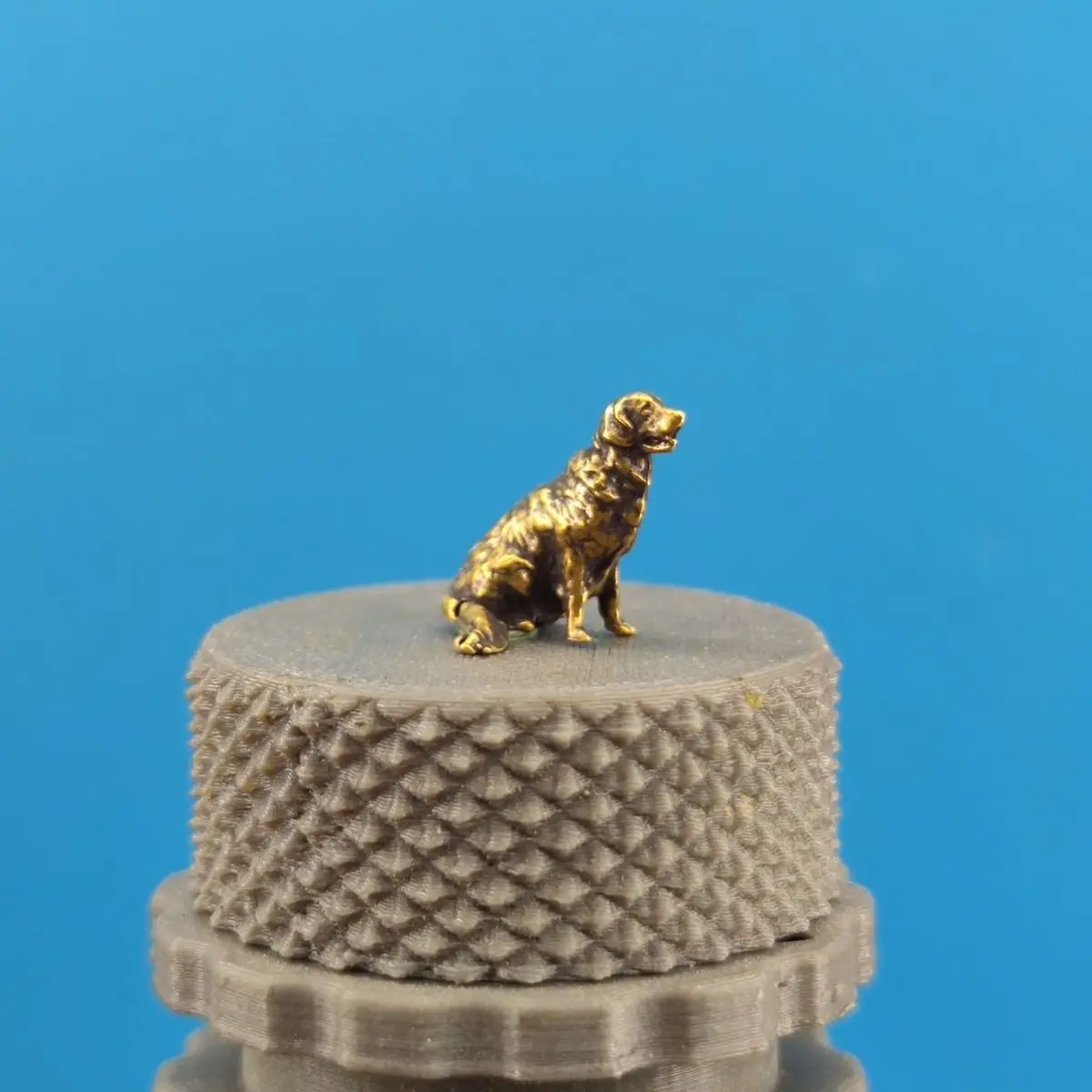 Brass Golden Retriever Model Simulated Pet Dog Peripheral Animal Chao Play Scene Display Ornament Car DecorativeHandheld Figure