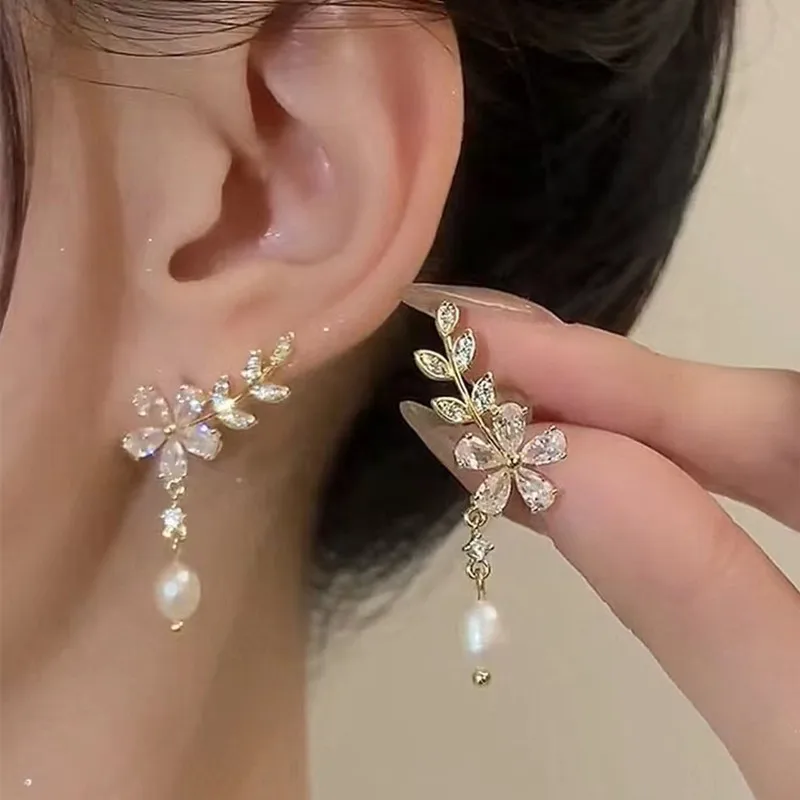 ZAKOL Korean Fashion Flower Earrings Shiny Leaf Zircon Imitation Pearl Drop Earring Bridal Wedding Jewelry