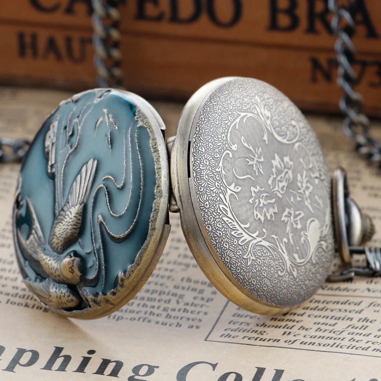 Steampunk Vintage Flying Bird Castle Painting Exquisite Quartz Pocket Watch Fob Chain Watch Men's and Women's Gift Reloj Hombre
