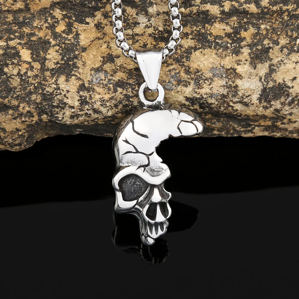 

100pcs/lot new vintage skull titanium steel necklace, European and American men's personalized half face stainless steel pendant