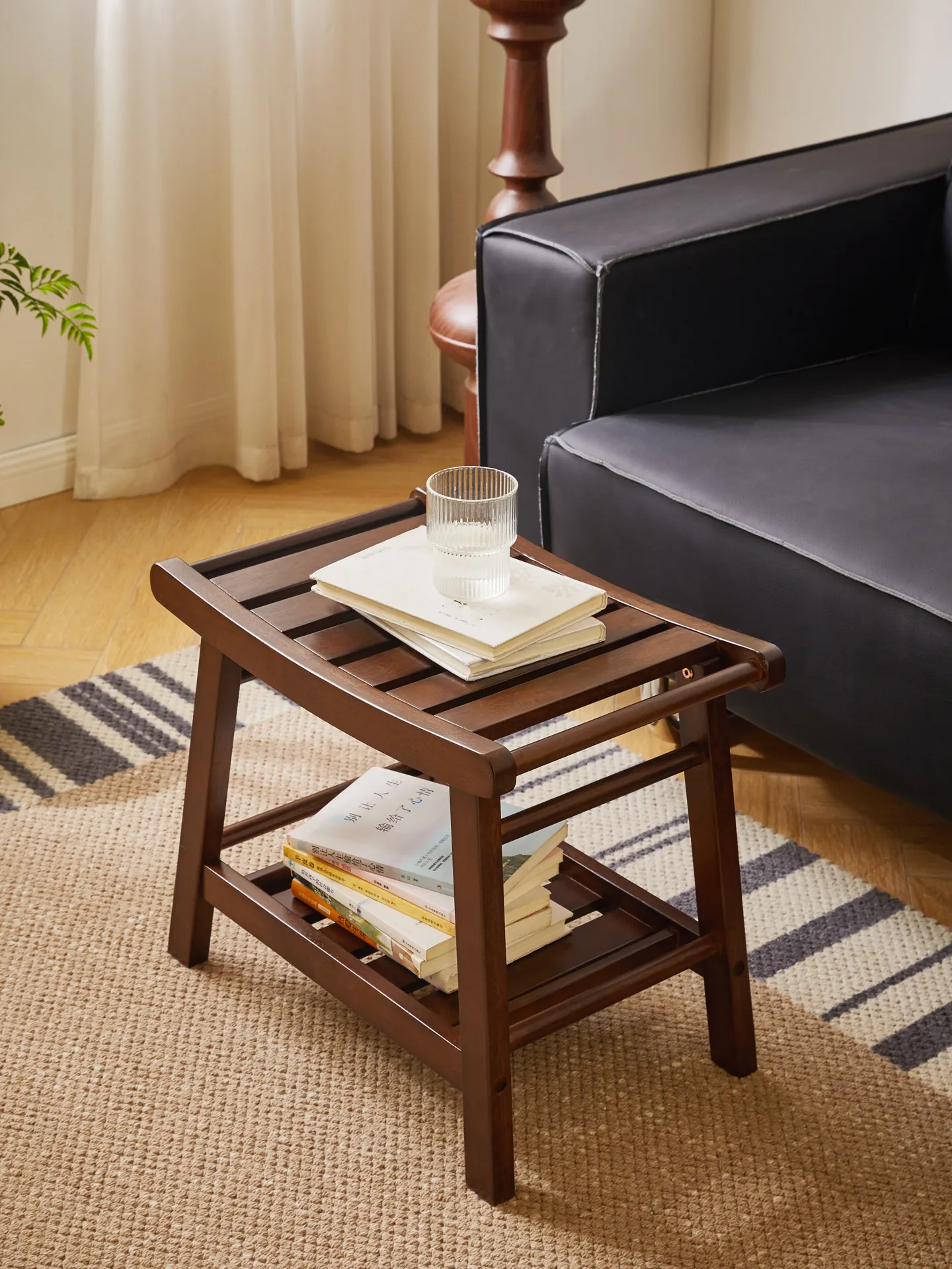 

Durable Solid Wood Low Stool Bathroom Bench Compact Footstool for Living Room Shoe Changing