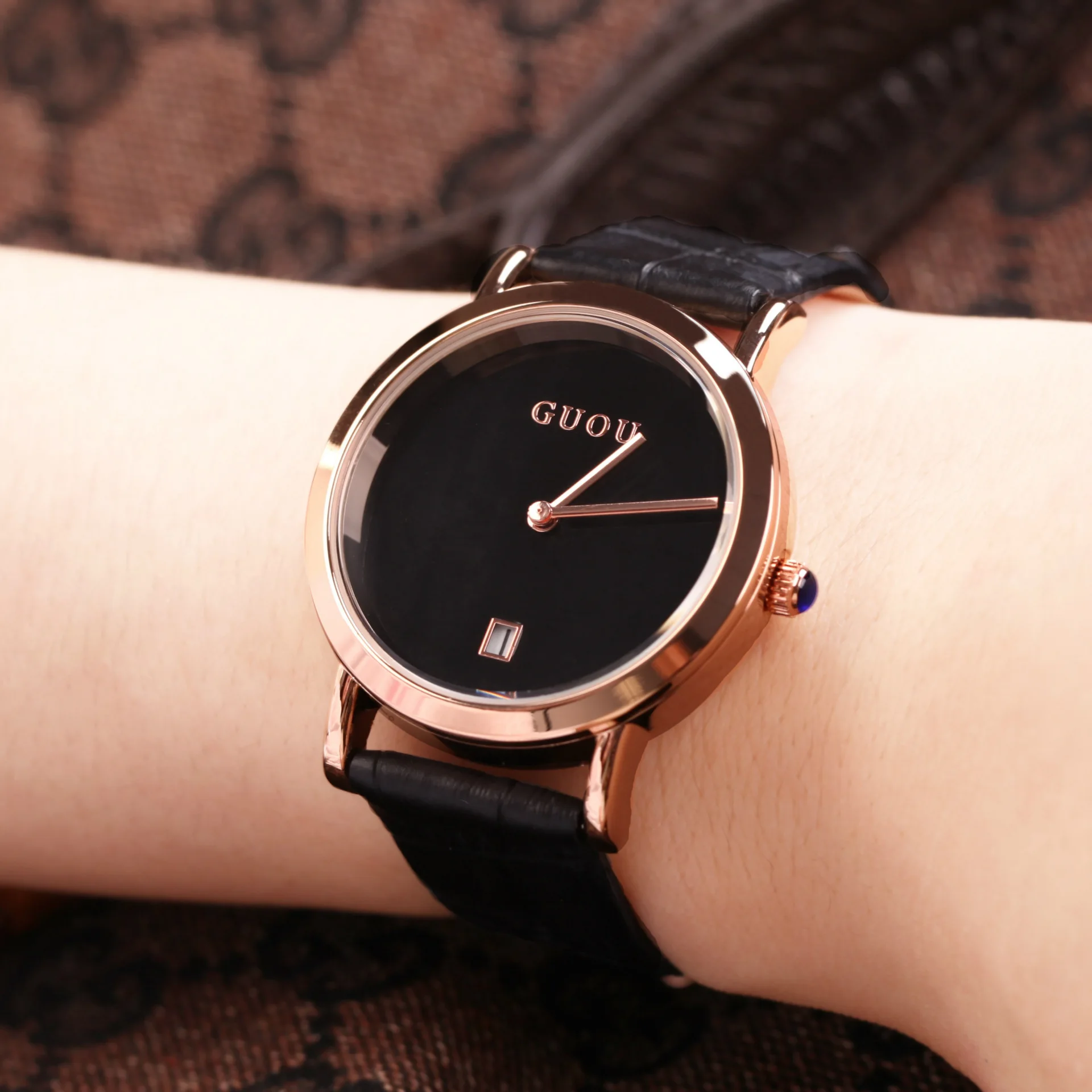 New Luxury Minimalist Women'S Watch With Leather Strap Fashionable And Trendy Casual Style, Calendar Function, Unique Timepiece.