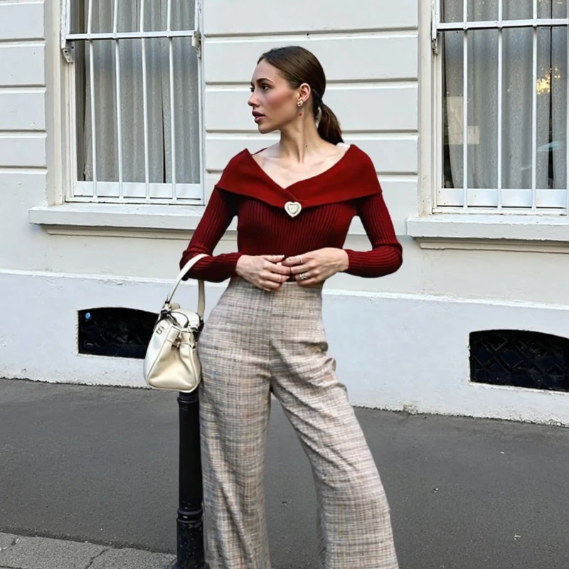 

Fashion Autumn and Winter Women's V-neck Button-decorated Long-sleeved Sweater 2025 New Knitwear Elegant Bottoming Shirt