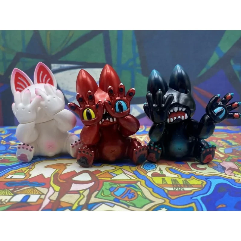 Original STASTO Gashapon The Cat From Hell Blindfold Cat Qversion Mini Anime Action Figure Model Toys Gifts Collection Ornament