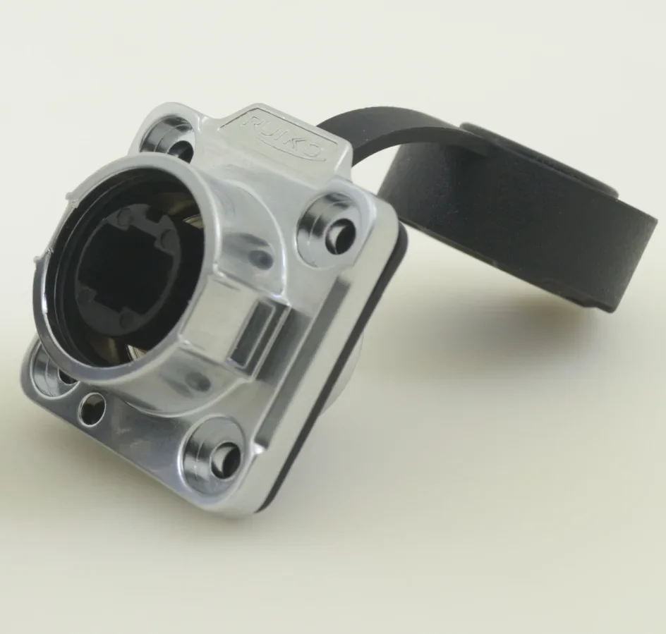 في الهواء الطلق IP67 مقاوم للماء MTP MPO الطيران الألياف البصرية موصل M16 سريع قفل سريع ذكر التوصيل أنثى المقبس محول الإشارة