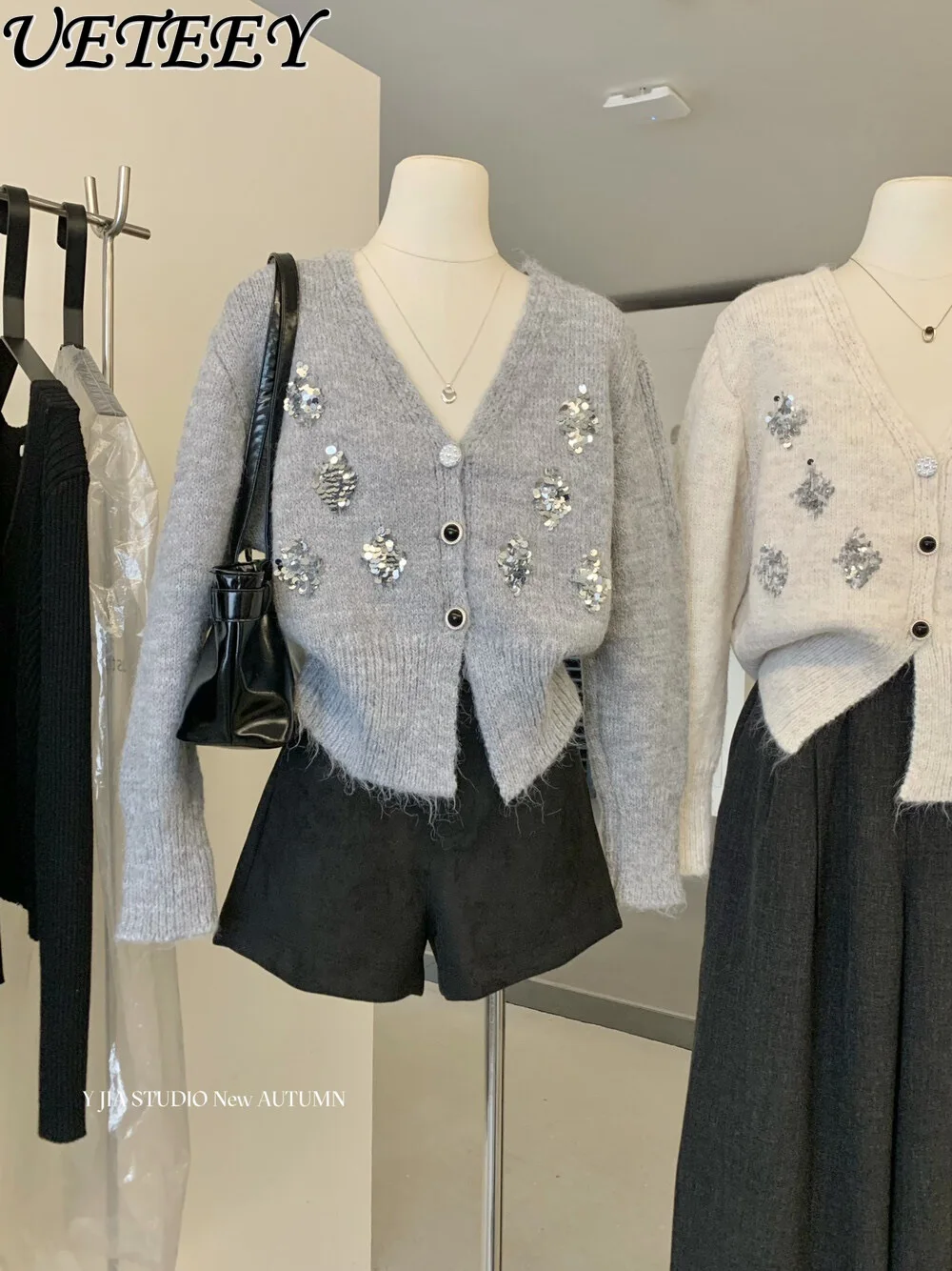 

Серый вязаный кардиган с блестками и v-образным вырезом, свитер, пальто, топ для женщин, элегантный высококачественный дизайн, ниша, свободный повседневный свитер, куртка