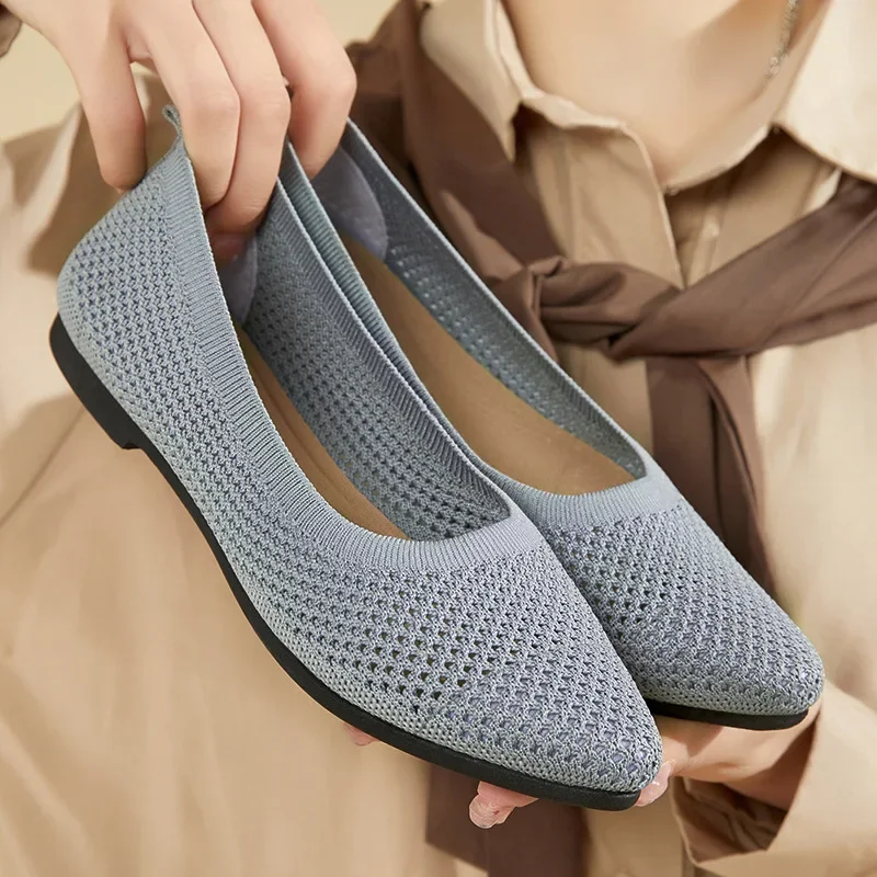 

Women's Openwork Knit Shoes 2025 Spring Summer New Soft-Soled Flat Pointed Casual Comfortable Lightweight Loafers for Women