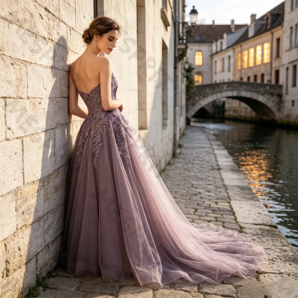 Customized Elegant Sweetheart  A-line Evening Gowns with Backless Flower Embroidery and Mesh Gloves Slit Trailing Party Dresses