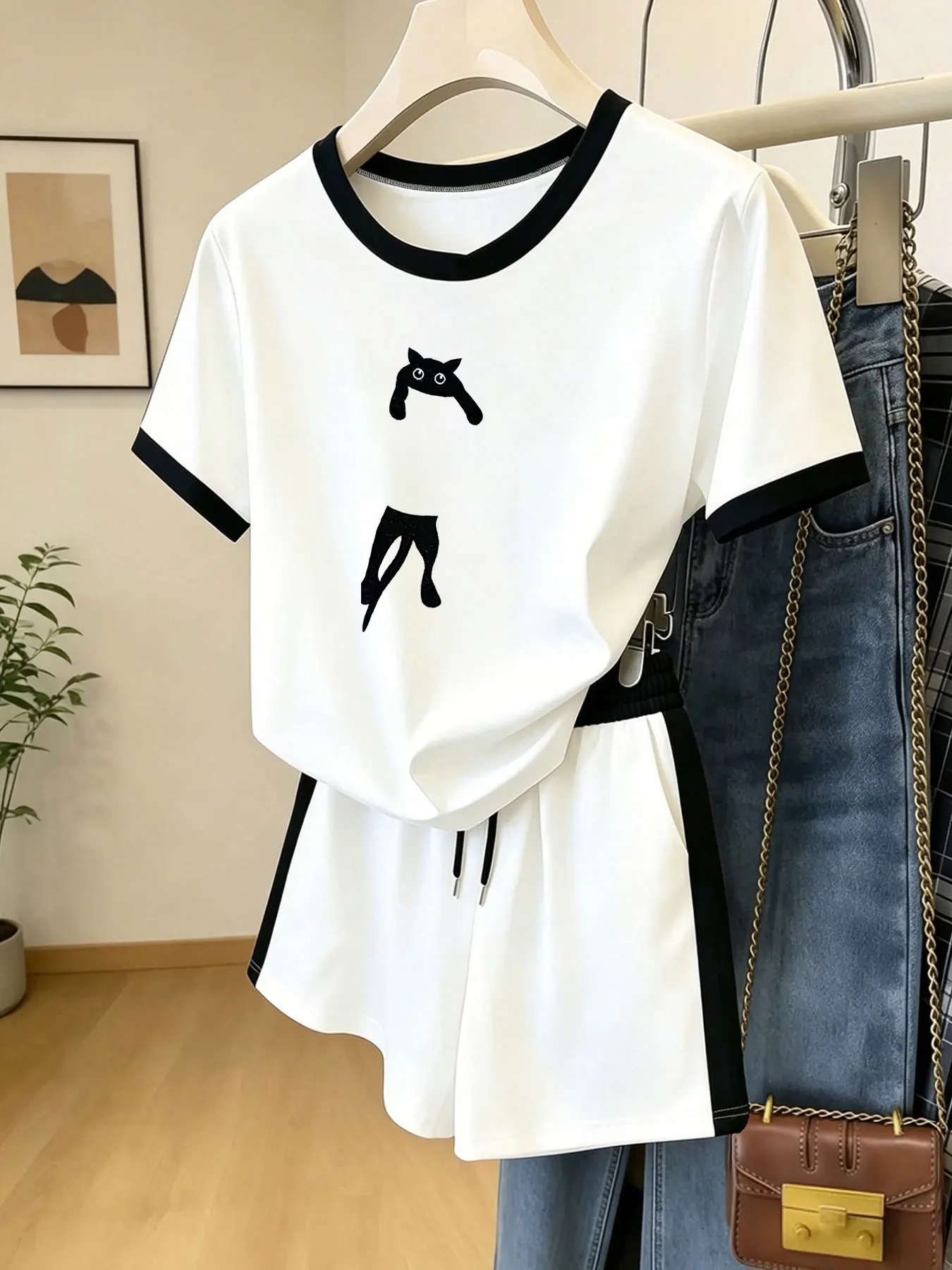 

Summer Lightweight Breathable Casual Set with Contrasting Edges and Fun Cat Print T-Shirt and Shorts Two-Piece Set