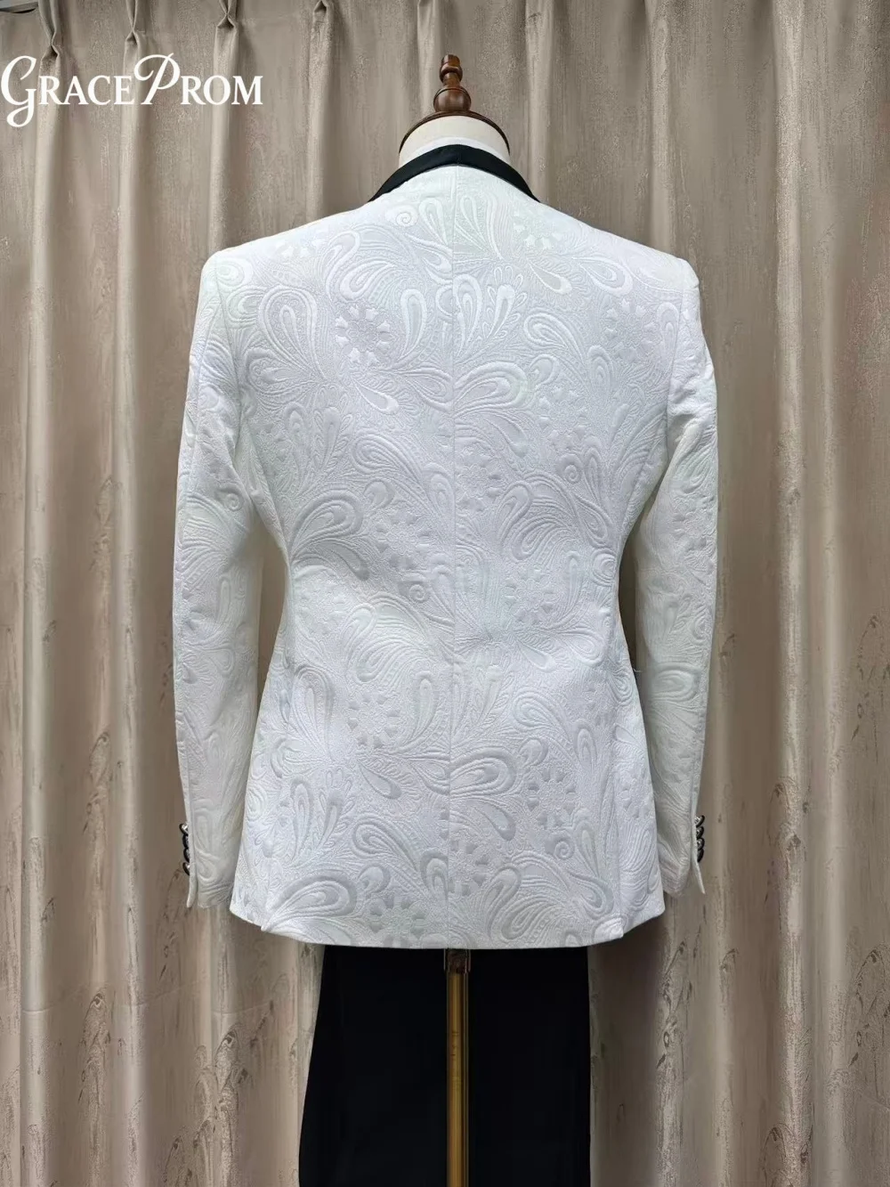 Fashion White Jacquard Men Tuxedo Black Contrast Shawl Lapel Groom Suit 2027 3PCS Blazer Vest Pants Party Prom Costume Homme