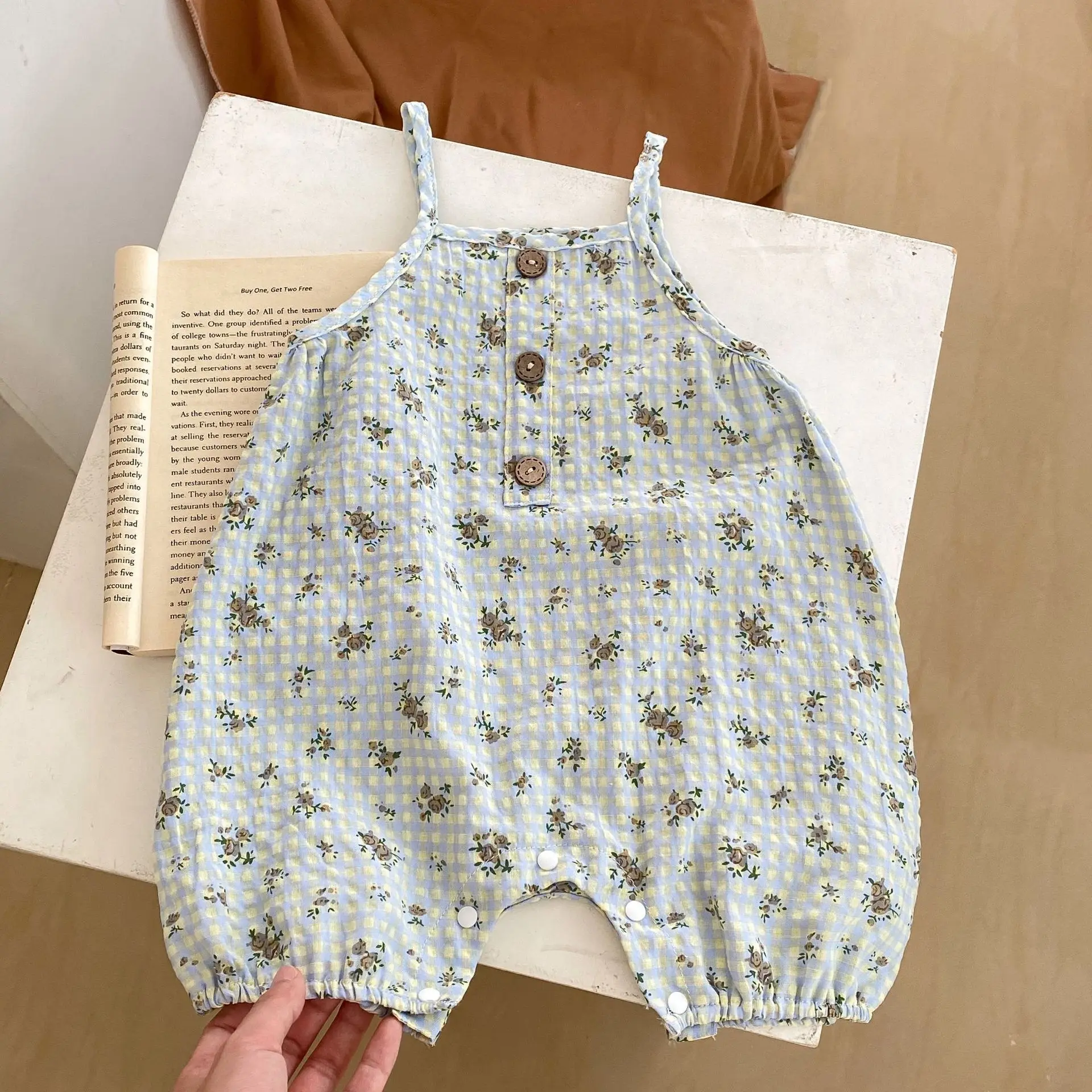 Ins summer new baby girl baby personality pure cotton versatile yarn dyed plaid printing suspender pants floral overalls pants