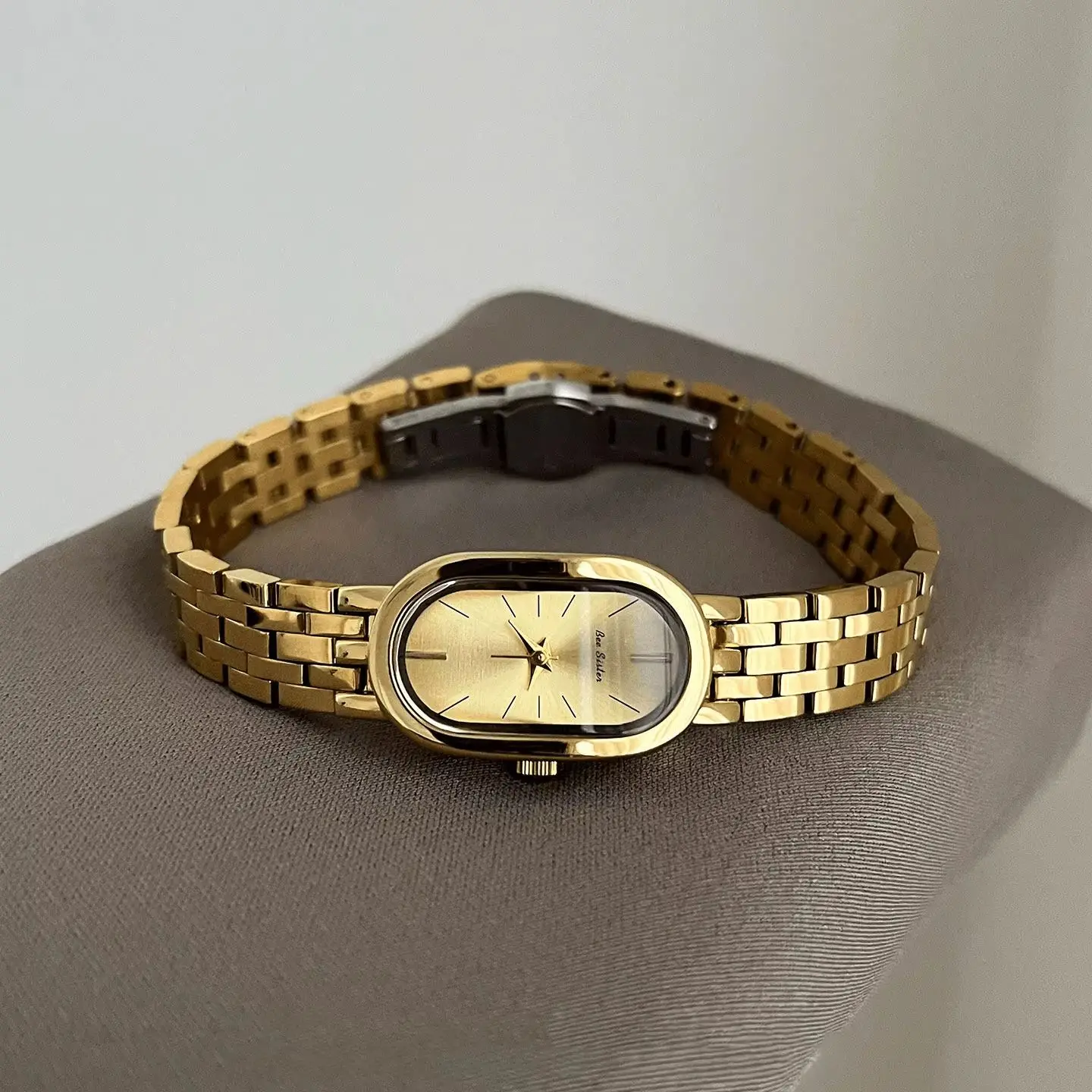 BS Vintage Oval Dial Women Watch Bracelet Wristwatch Minimalist Thin Band Ladies Dress Watch Elegant Daily Gift Montre Femme