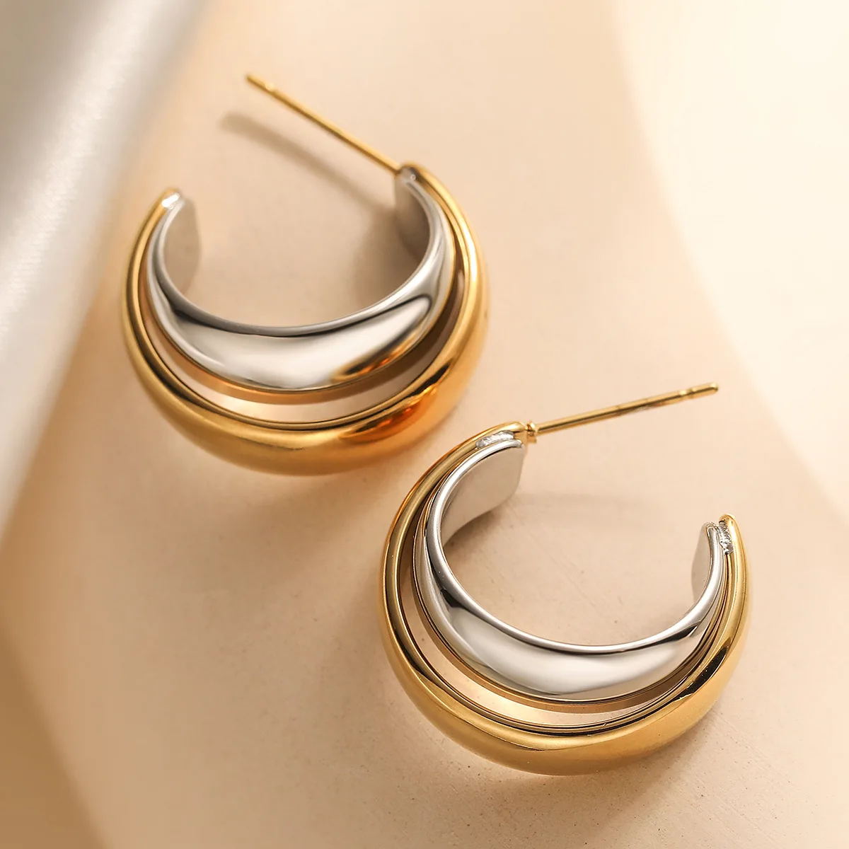 GANPUP Hochwertige Geometrische 2-Farbige C-förmige Ohrstecker für Damen, Modischer Neuer Ohrschmuck, Geschenk für Partys – Detail 5