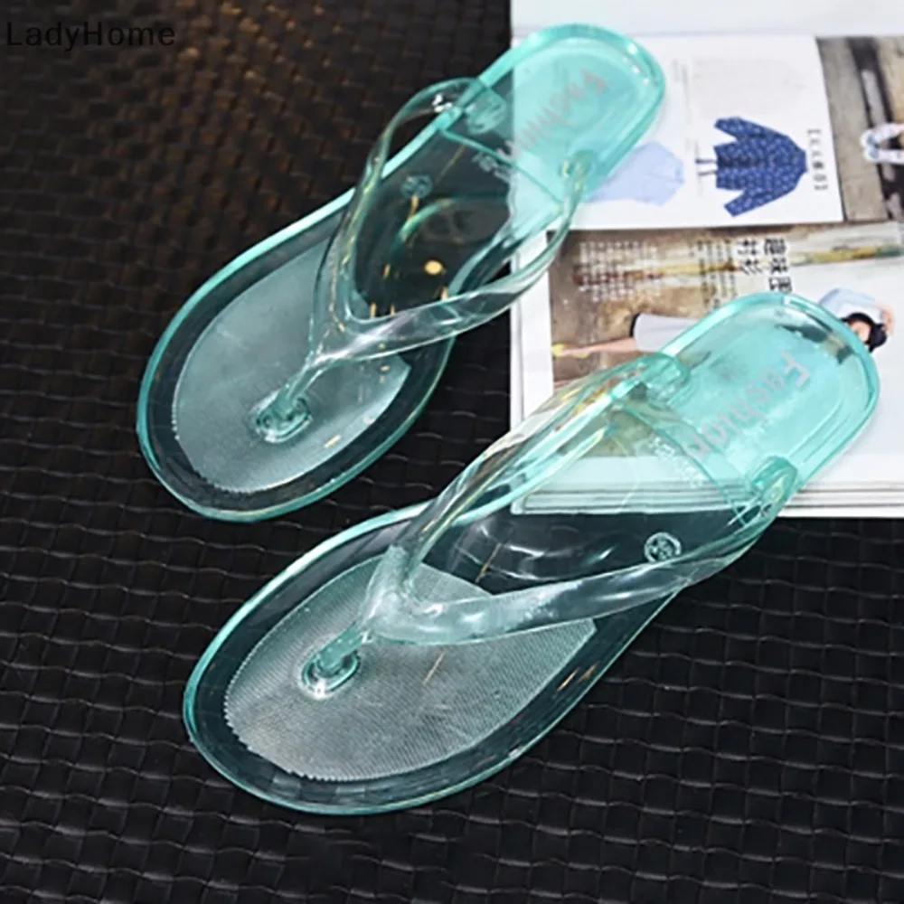 Sandals, flat bottom, anti-slip, suitable for outdoor beach walking, fashion for women.