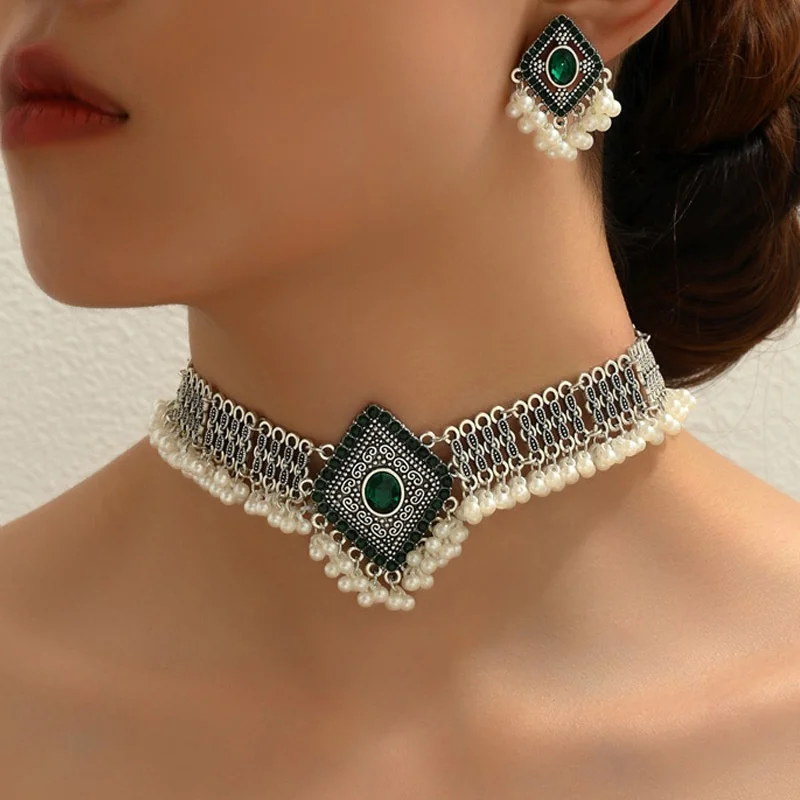 

2025 New Female Retro Ethnic Style Pearl Water Drop Shaped Earrings Necklace Set Suitable For Bridal Wedding Party Gifts