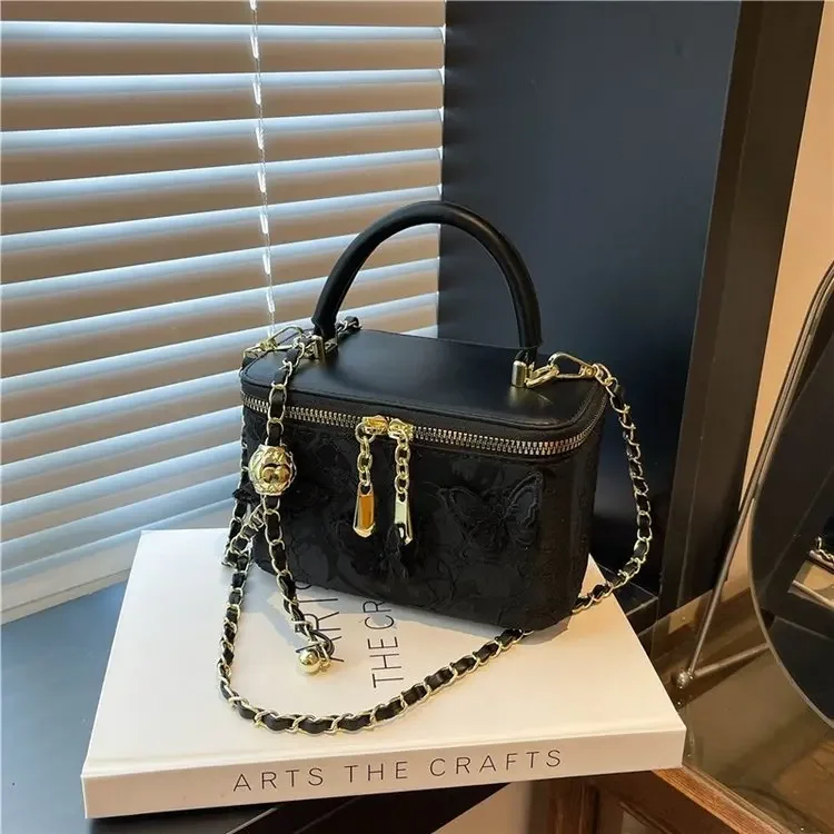 

2025 New Women's Lace Butterfly Embellished Chain Bag - Trendy Quilted Makeup Box Shape, Casual & Chic