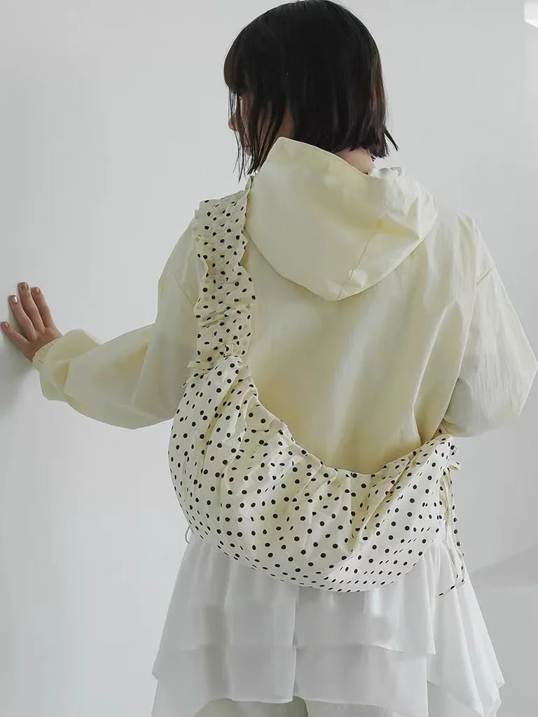 

Casual Versatile 2025 Summer New Women's Bag Polka Dot Ruffle Dstring Dumpling Crossbody Bag Soft Canvas oulder Bag