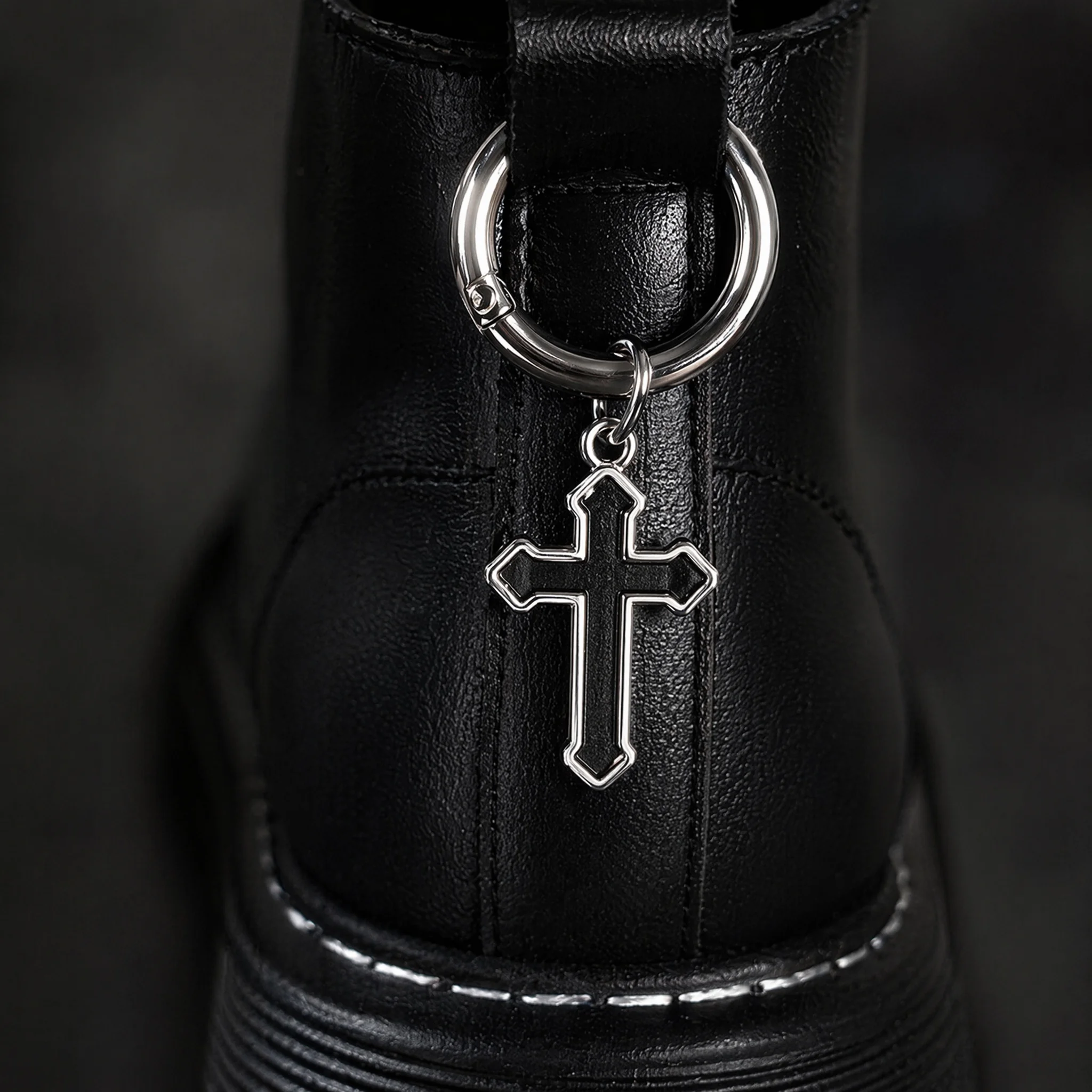 2 Stück Metall-Hohlstern- und Herzanhänger Stiefelschnallen Stiefeldekoration Party-Anhänger Modische Schuhzubehör Schuh-Charms