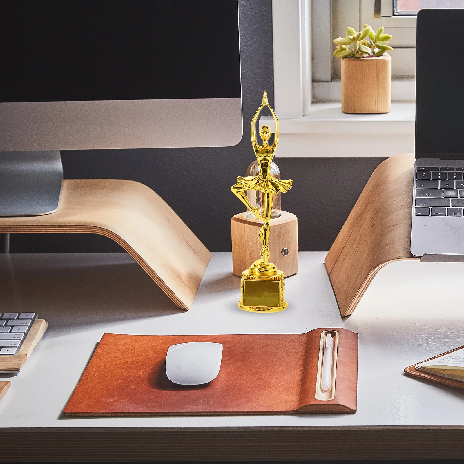 

1pc Dancer Exquisite Trophy Dance Competition Award Trophy Ornament Party Performance Office Car Decoration