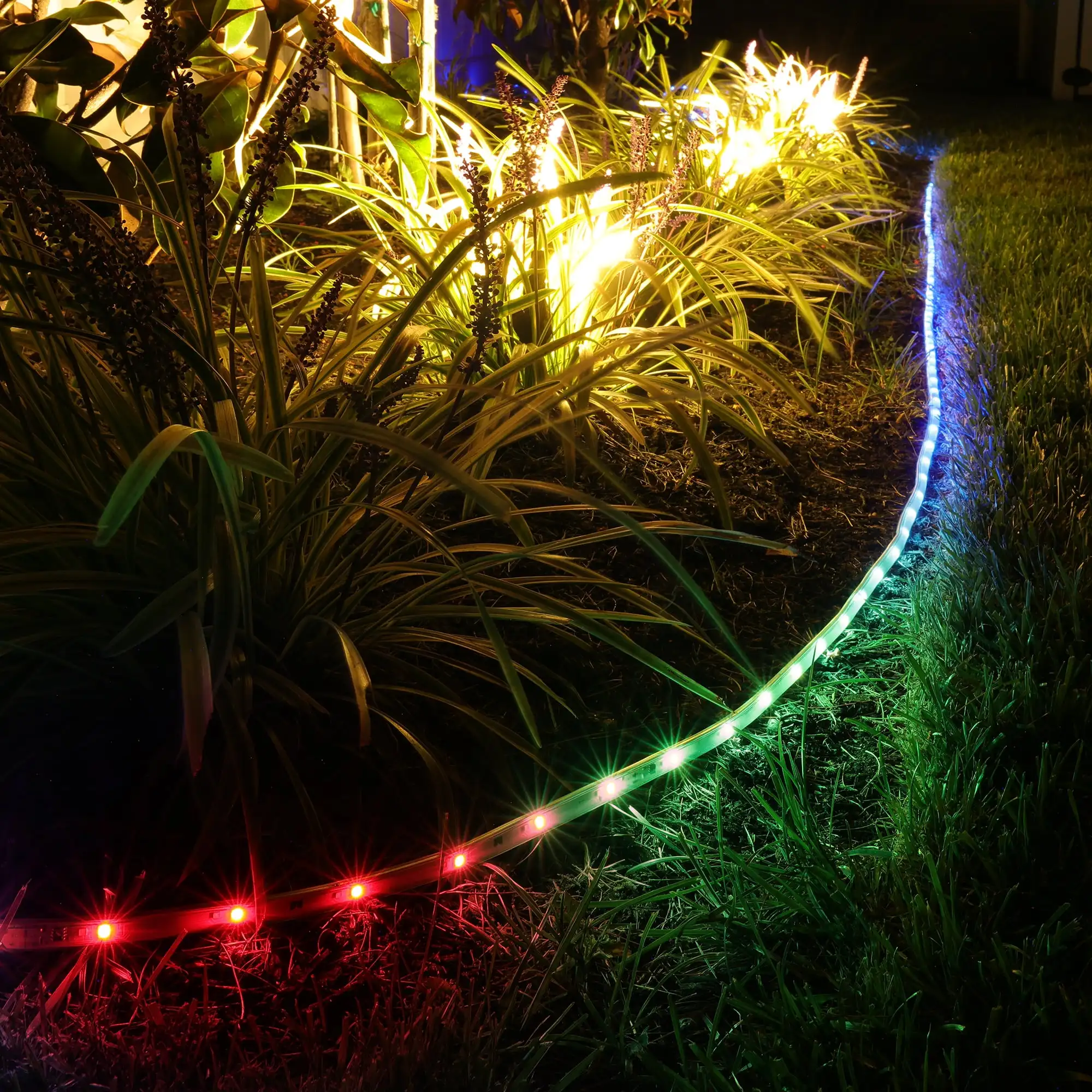 Bande lumineuse LED extérieure intelligente 50 pieds, 540 LED multicolores, résistante aux intempéries, commande vocale et par application, détection du son,